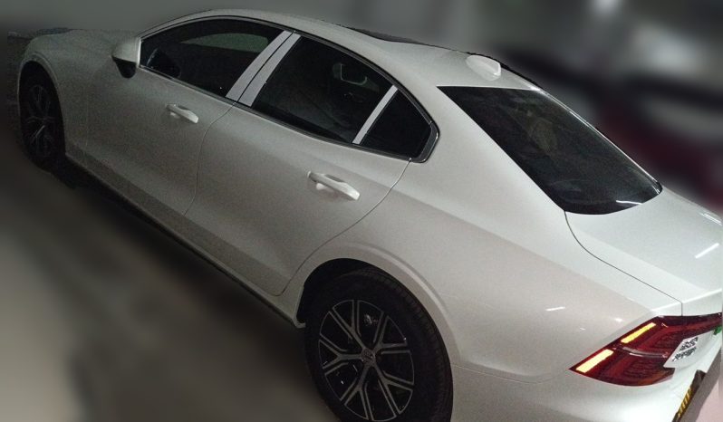 
								Volvo S60 2026 Model B4 Zhiyi Luxury Edition full									