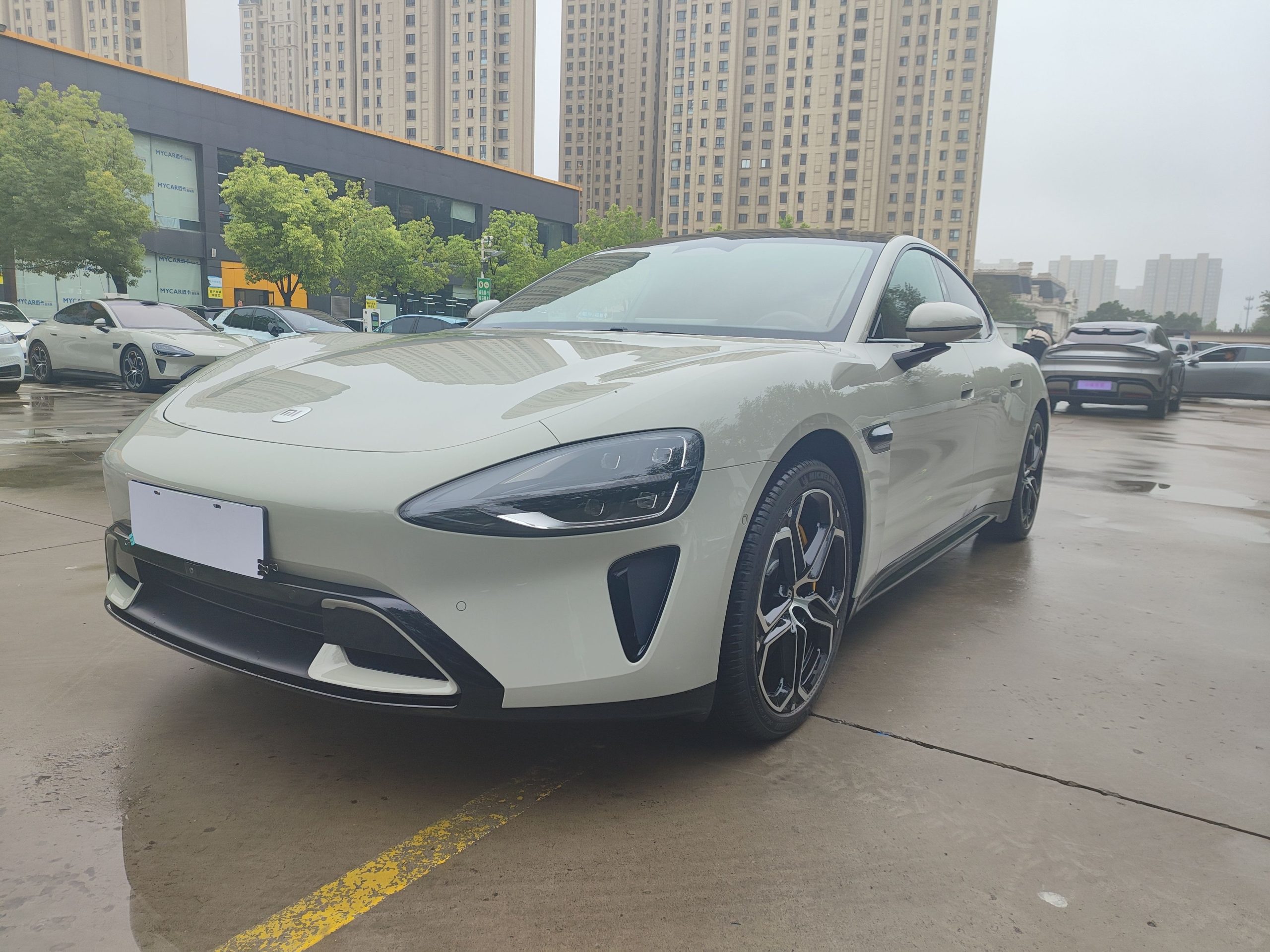 Xiaomi Auto SU7 2024 Rear-Drive Long-Range Intelligent Driving Version
