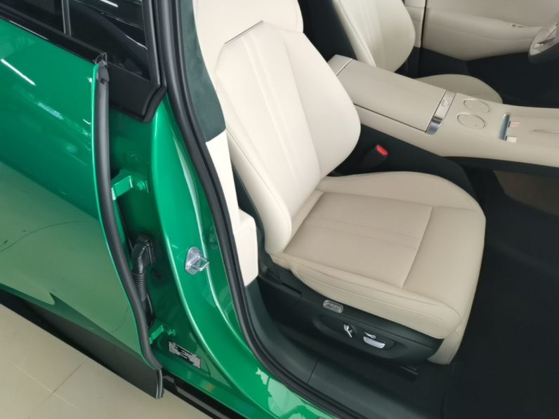 
								Xiaomi Auto YU7 2025 Ultra-Long Range High-Performance All-Wheel-Drive Max Edition full									