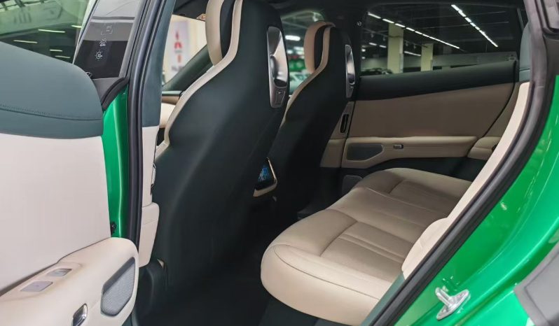 
								Xiaomi Auto YU7 2025 Ultra-Long Range High-Performance All-Wheel-Drive Max Edition full									