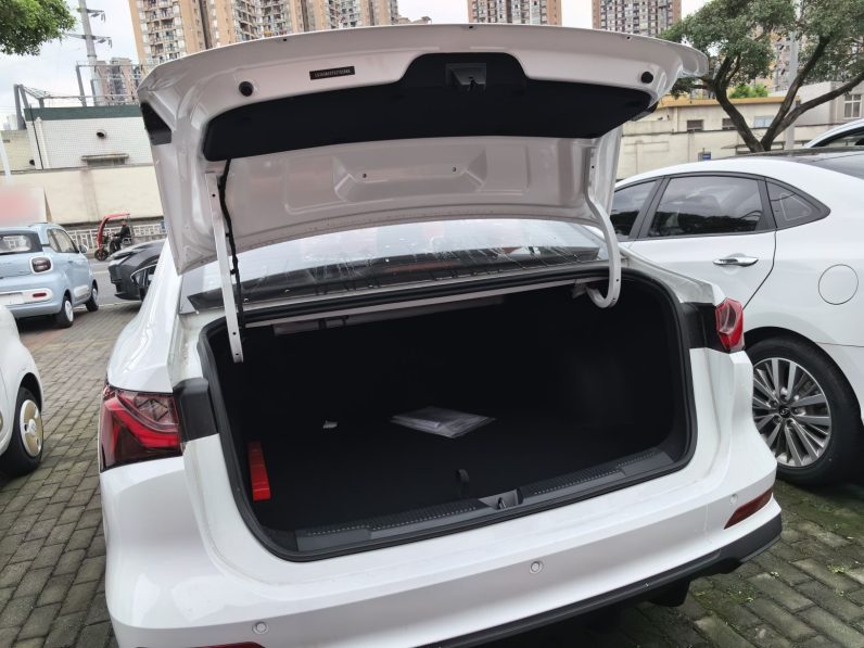 
								2026 Roewe i5 1.5L Manual Comfort Version – White full									