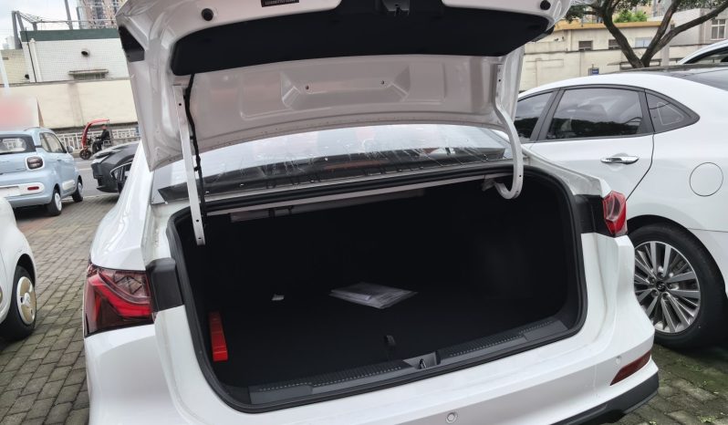 
								2026 Roewe i5 1.5L Manual Comfort Version – White full									