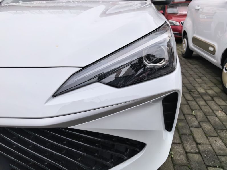 
								2026 Roewe i5 1.5L Manual Comfort Version – White full									
