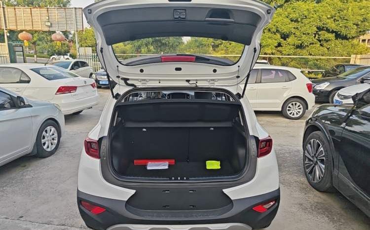 
								2023 Kia kx1 Stonic 1.4L Sunroof Edition – White full									