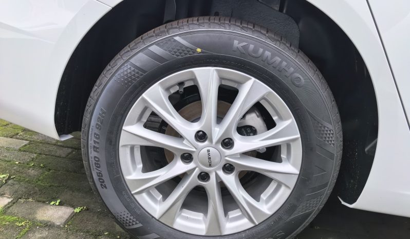 
								2026 Roewe i5 1.5L Manual Comfort Version – White full									