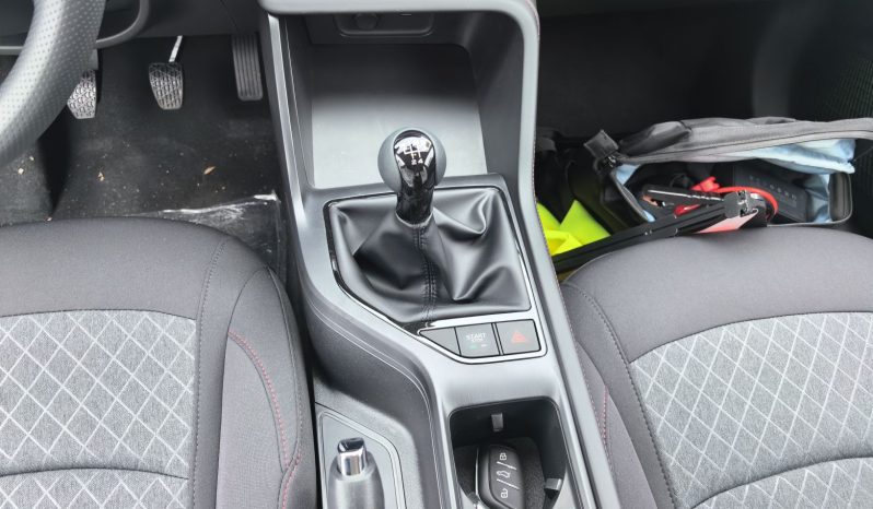 
								2026 Roewe i5 1.5L Manual Comfort Version – White full									